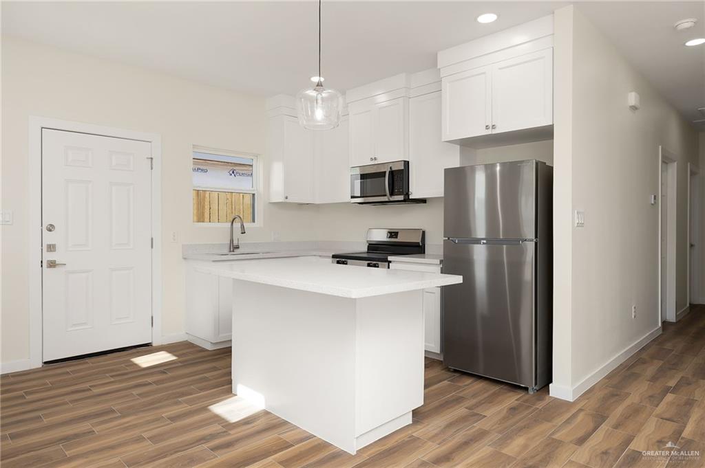 Photo 7 of 609 Onyx Avenue #4