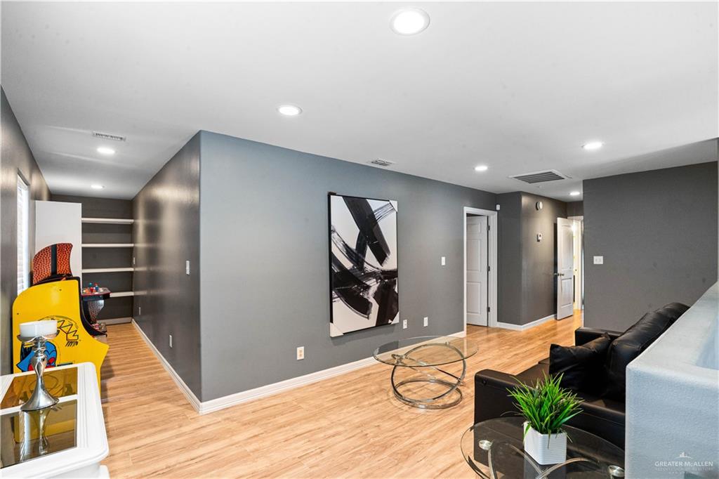 Photo 15 of 1101 Greenbriar Avenue