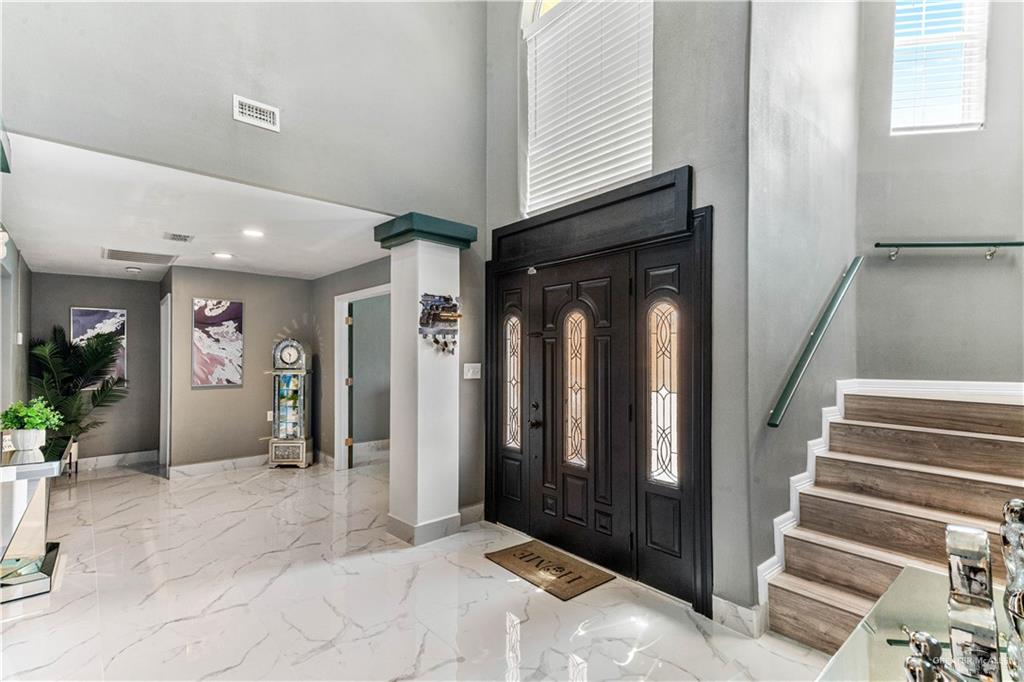 Photo 6 of 1101 Greenbriar Avenue