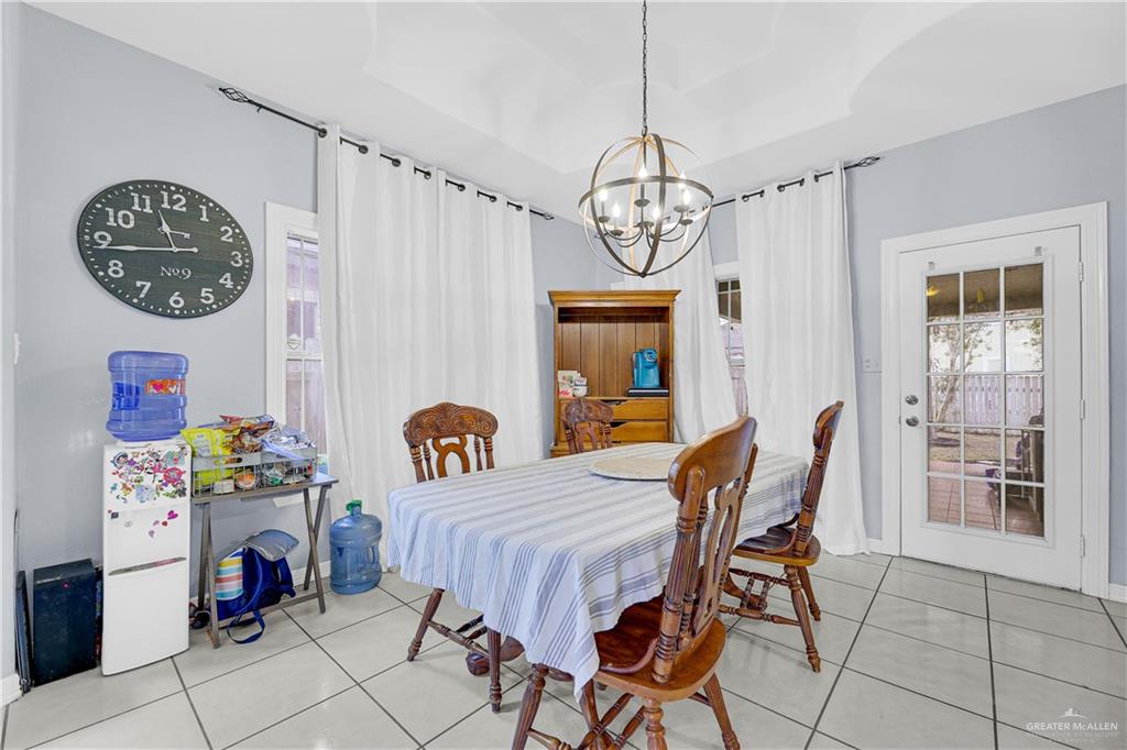 Photo 5 of 1358 La Ciniega Drive