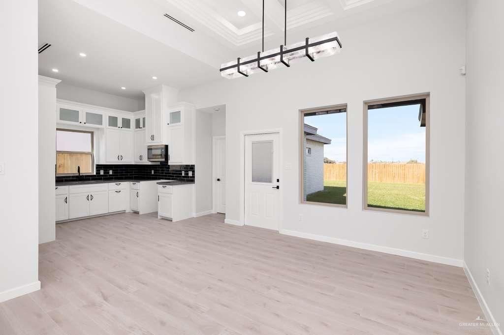 Photo 4 of 717 Sadie Street