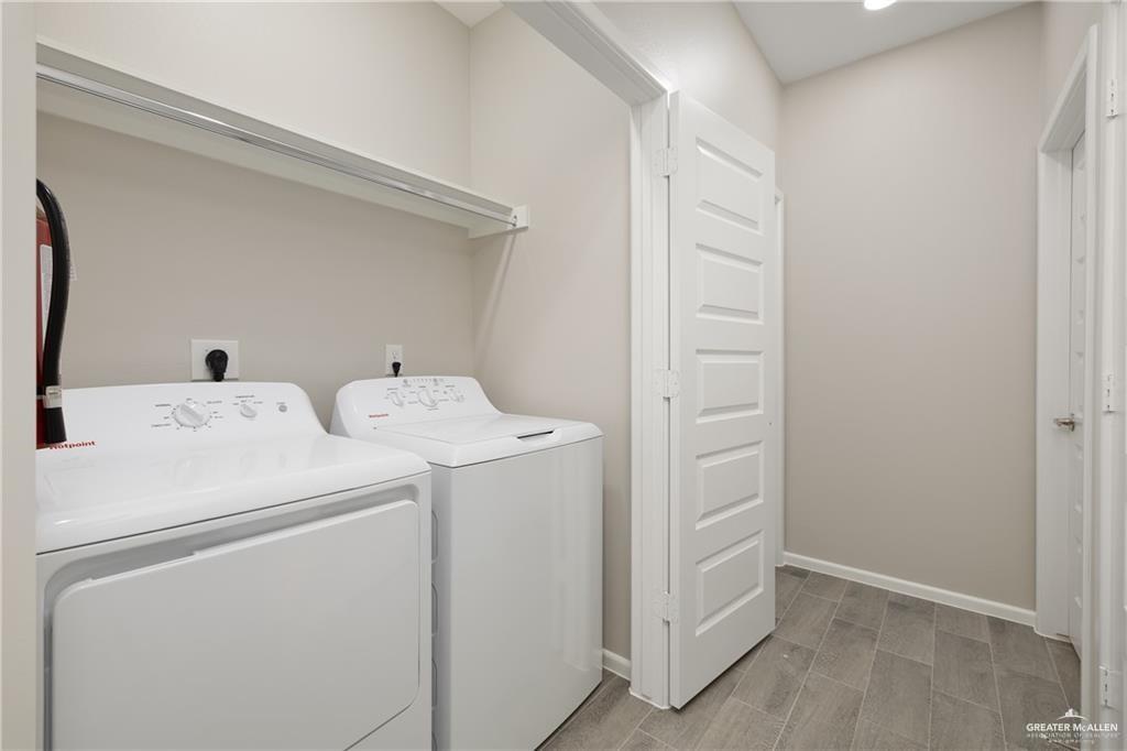 Photo 17 of 2708 Harrison Avenue #2