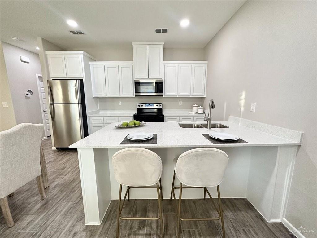 Photo 3 of 3306 Wolf Creek Avenue #4