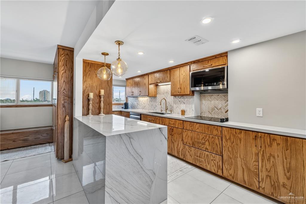 Photo 11 of 4501 Laguna Boulevard
