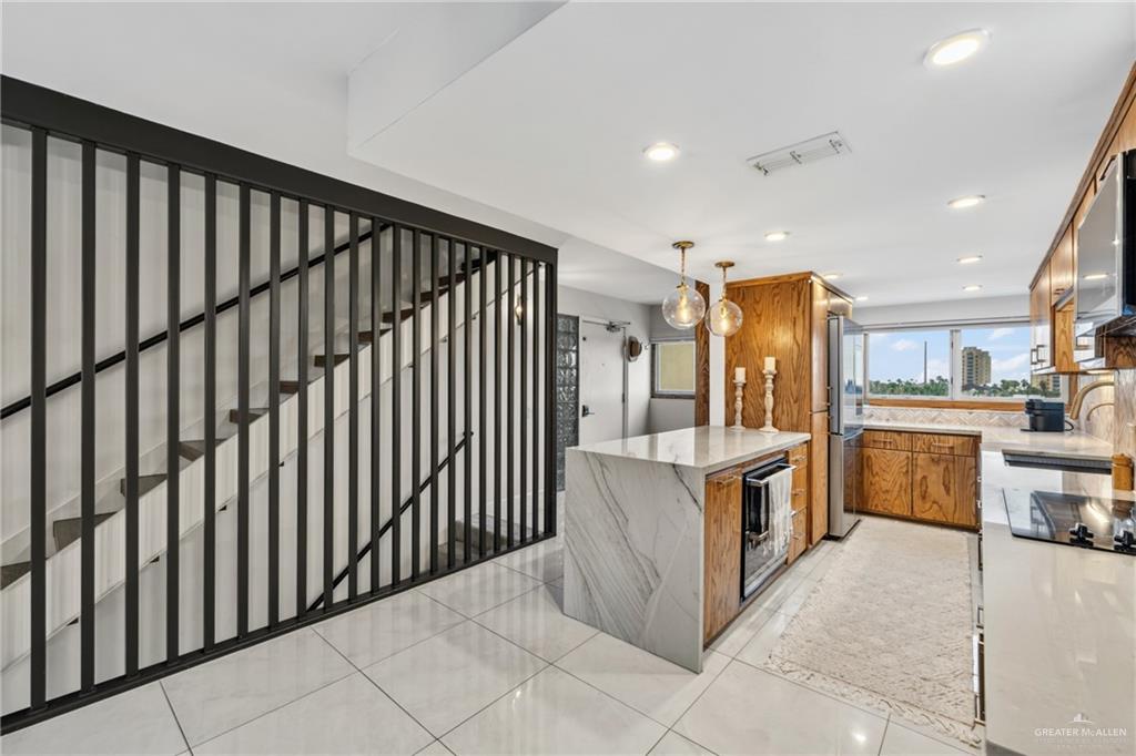 Photo 8 of 4501 Laguna Boulevard