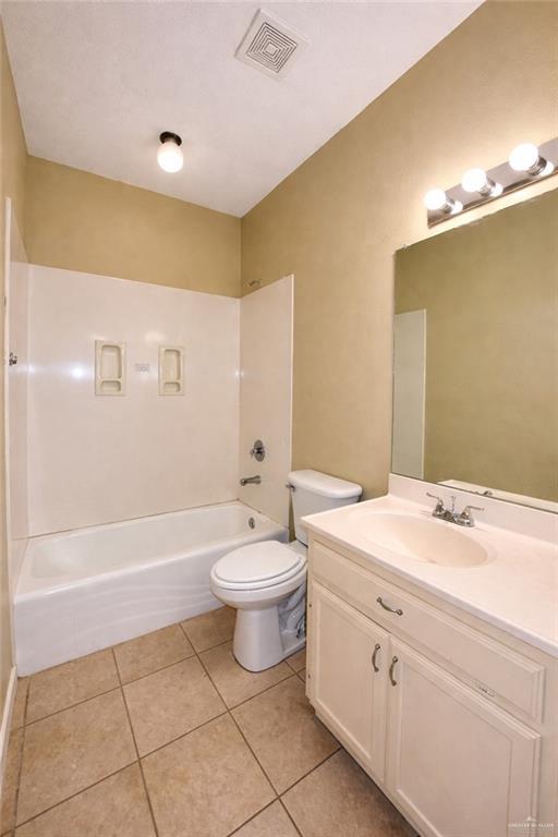 Photo 4 of 3802 Clavel Street #2