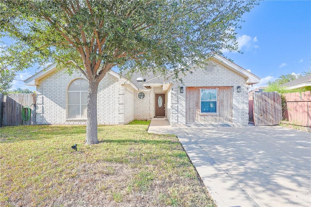 Photo 2 of 2811 La Mora Lane