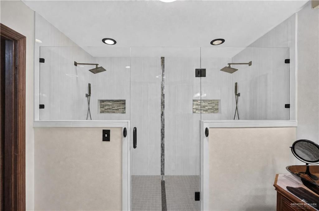 Photo 16 of 1120 Villas Del Norte