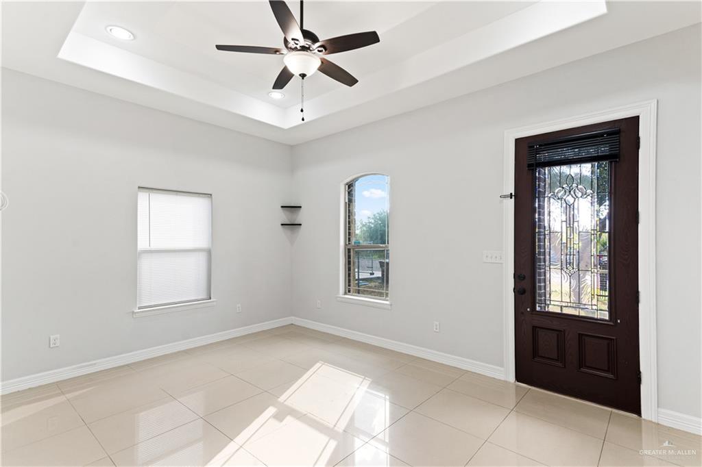 Photo 7 of 206 Rosa Priego Street