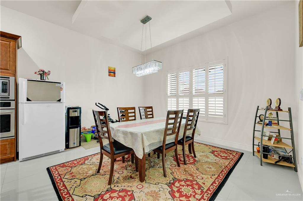 Photo 7 of 2408 Holland Avenue