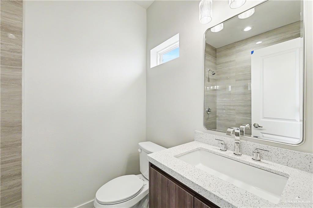 Photo 10 of 5800 Ozark Avenue #1