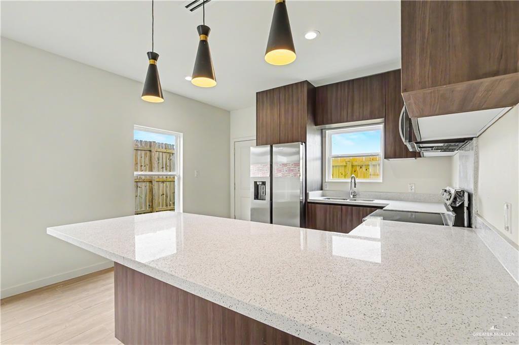 Photo 6 of 5800 Ozark Avenue #1