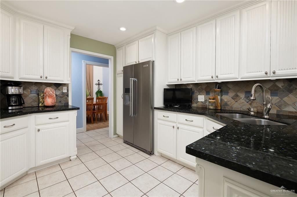 Photo 11 of 421 Savannah Drive