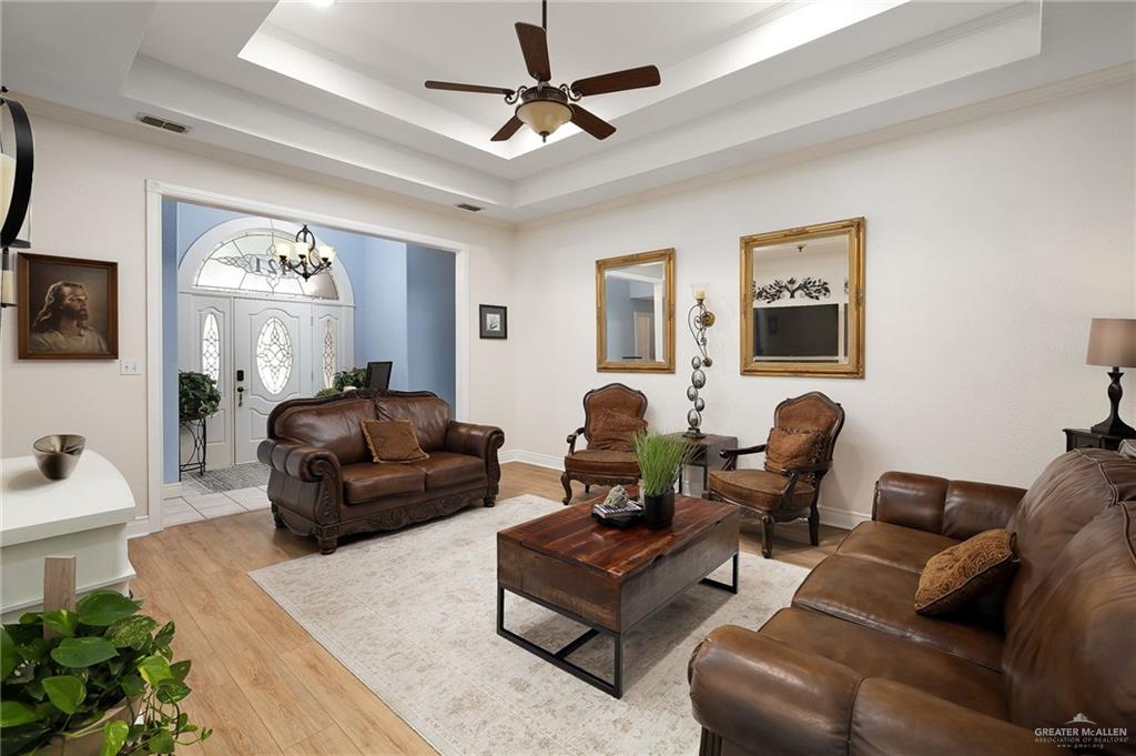 Photo 4 of 421 Savannah Drive