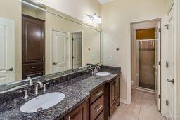 Photo 15 of 2916 Violet Avenue