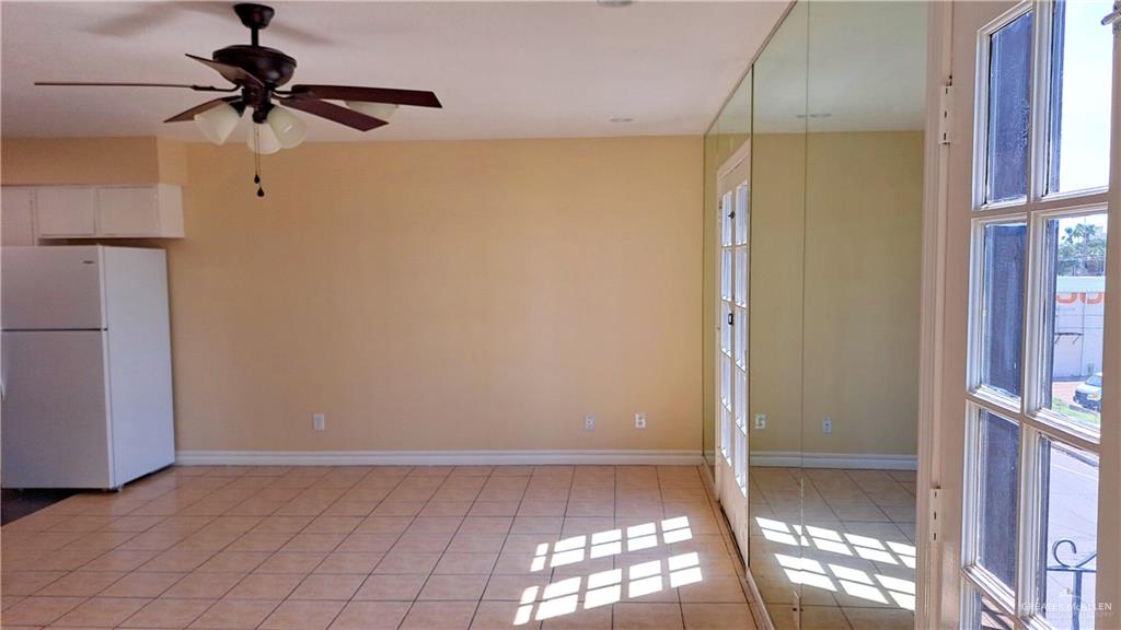Photo 15 of 1418 Beech Avenue #3