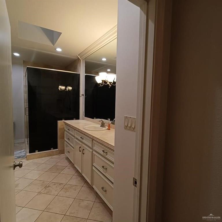 Photo 15 of 805 Parkview Circle