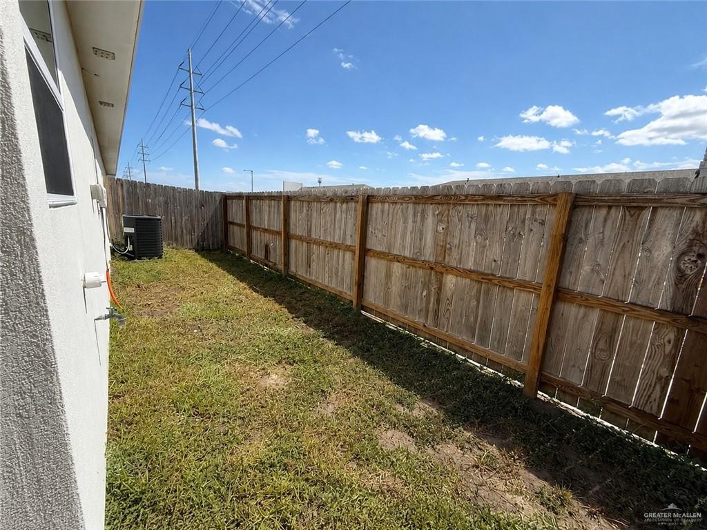Photo 11 of 3101 Sandlewood Street #2