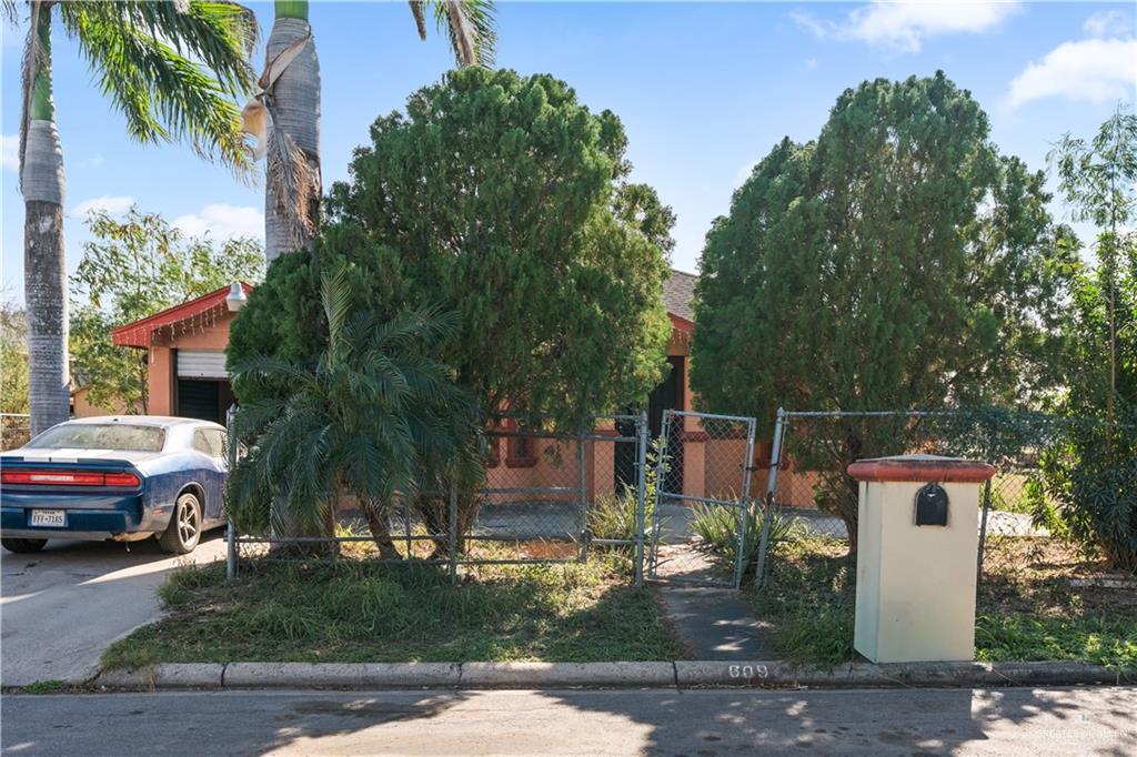 Photo 2 of 609 Albatross Avenue