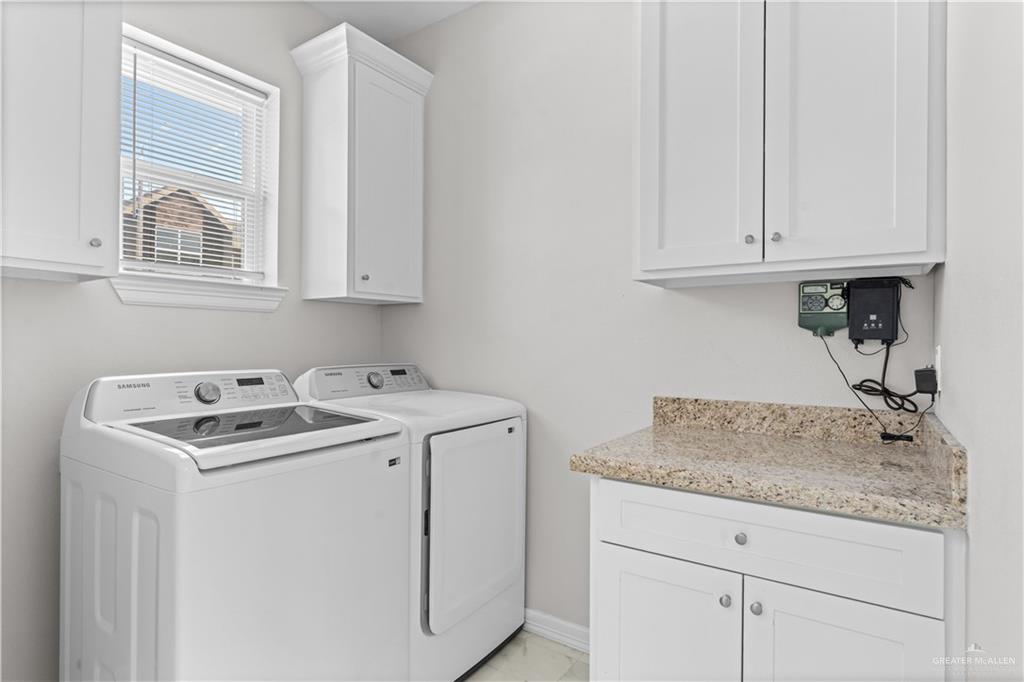 Photo 3 of 701 Seminole Avenue