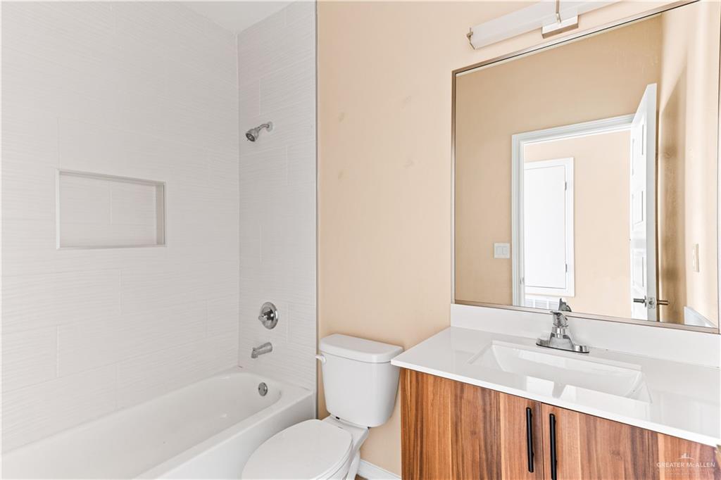 Photo 10 of 2914 Driftwood Street #3