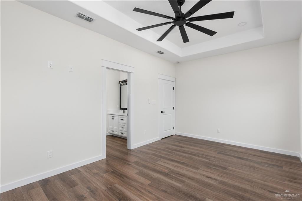 Photo 13 of 517 Tower Oak Drive