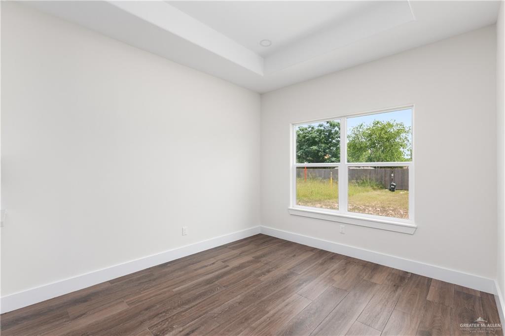 Photo 9 of 517 Tower Oak Drive