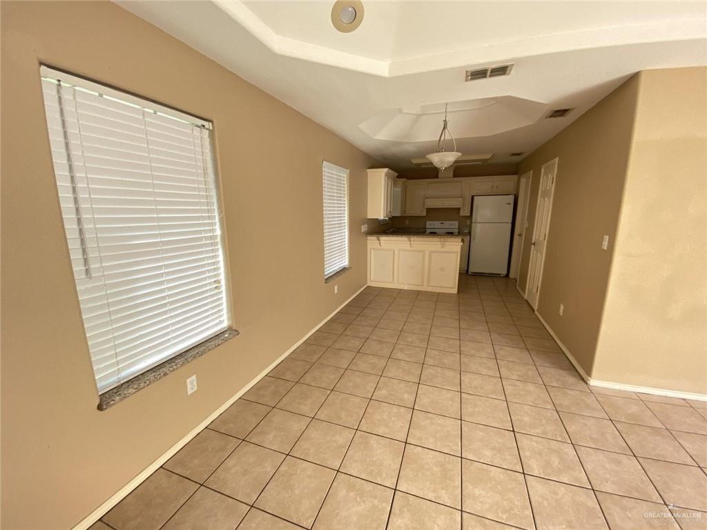 Photo 7 of 4119 La Guardia Lane #4