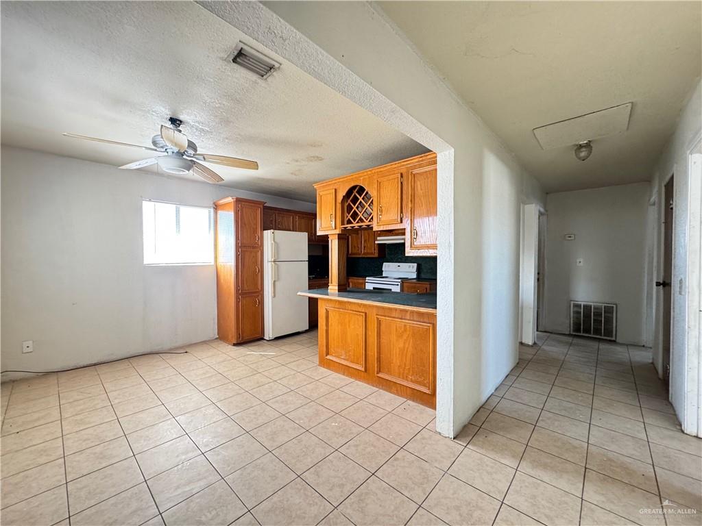 Photo 7 of 8014 Lopez Street