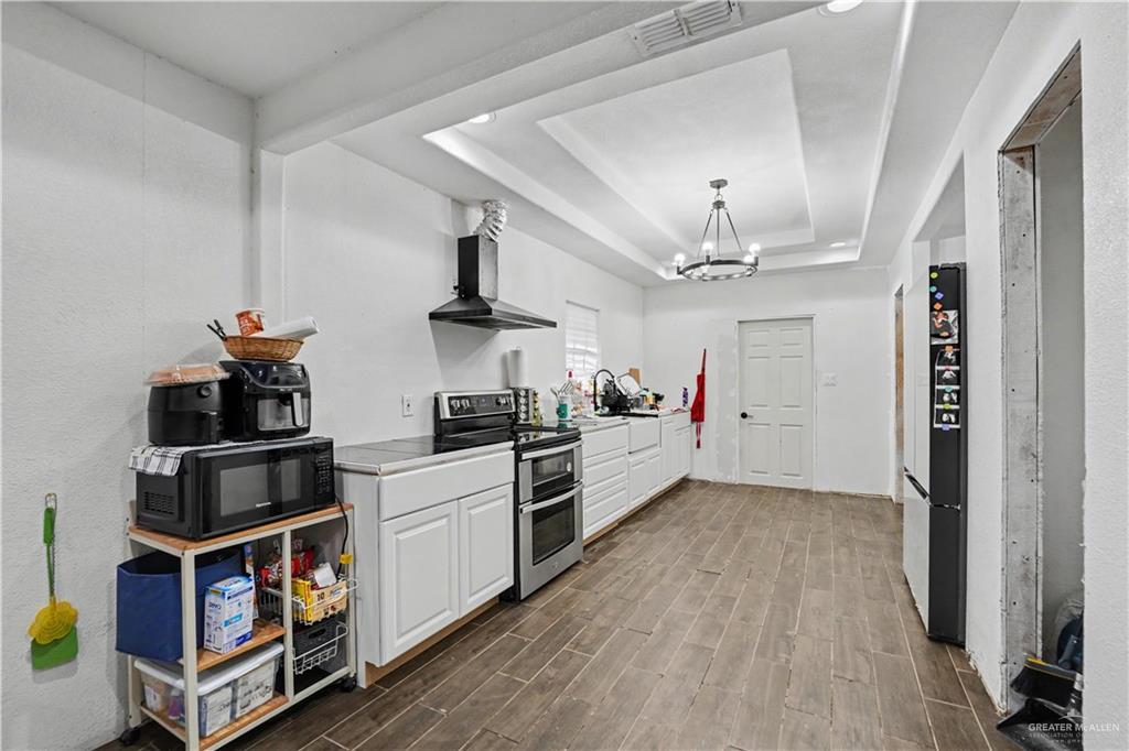 Photo 10 of 221 Lovett Street