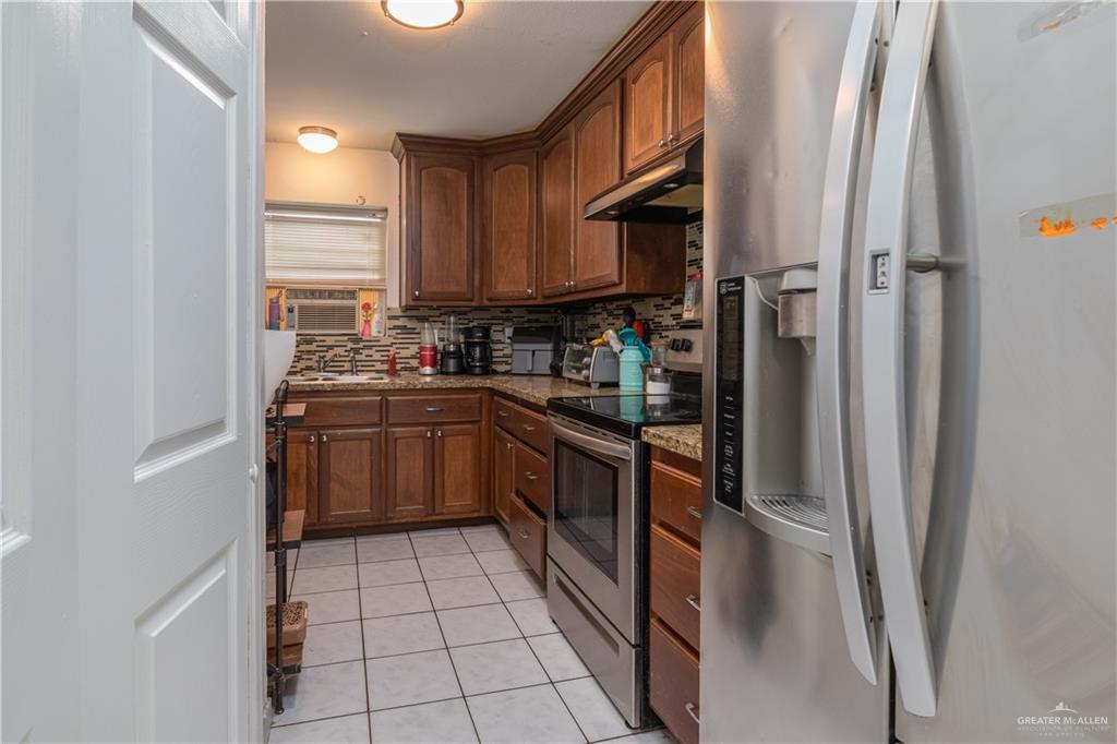 Photo 5 of 2704 Carnation Avenue
