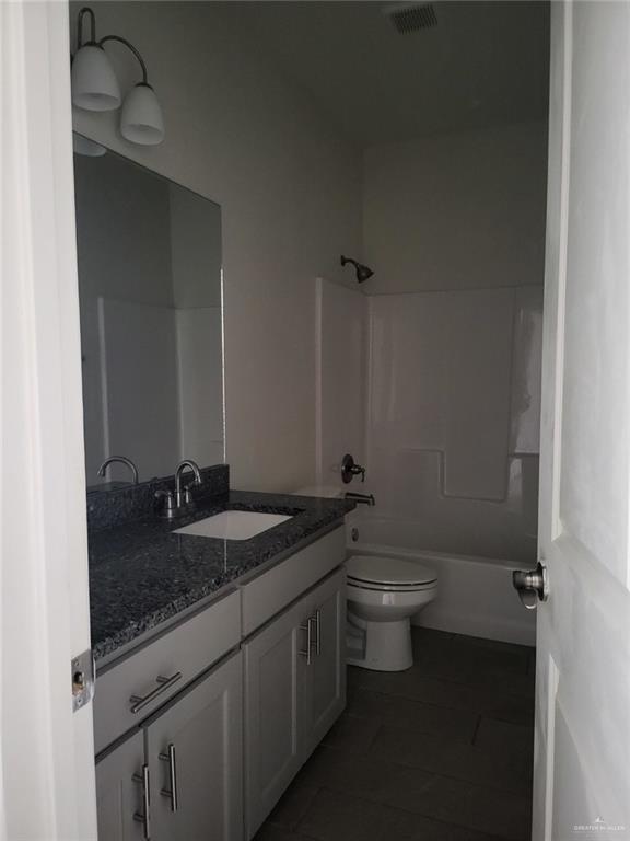 Photo 10 of 5600 Nightingale Avenue #3