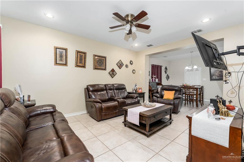 Photo 5 of 2601 Torreon Street