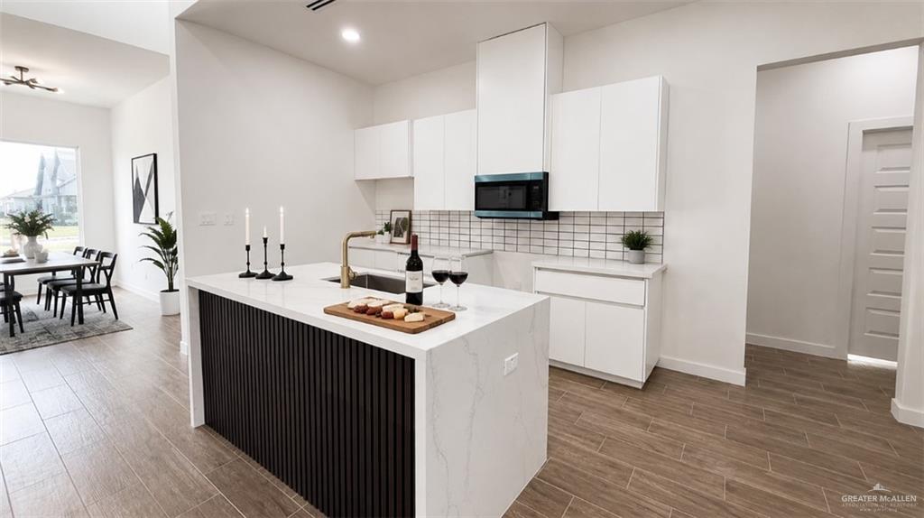 Photo 7 of 5909 Playa Del Sol Street