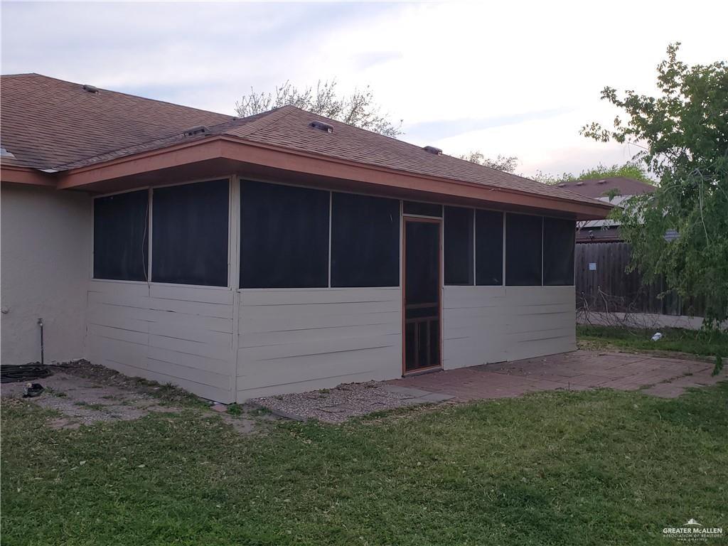 Photo 9 of 2108 Japonica Avenue