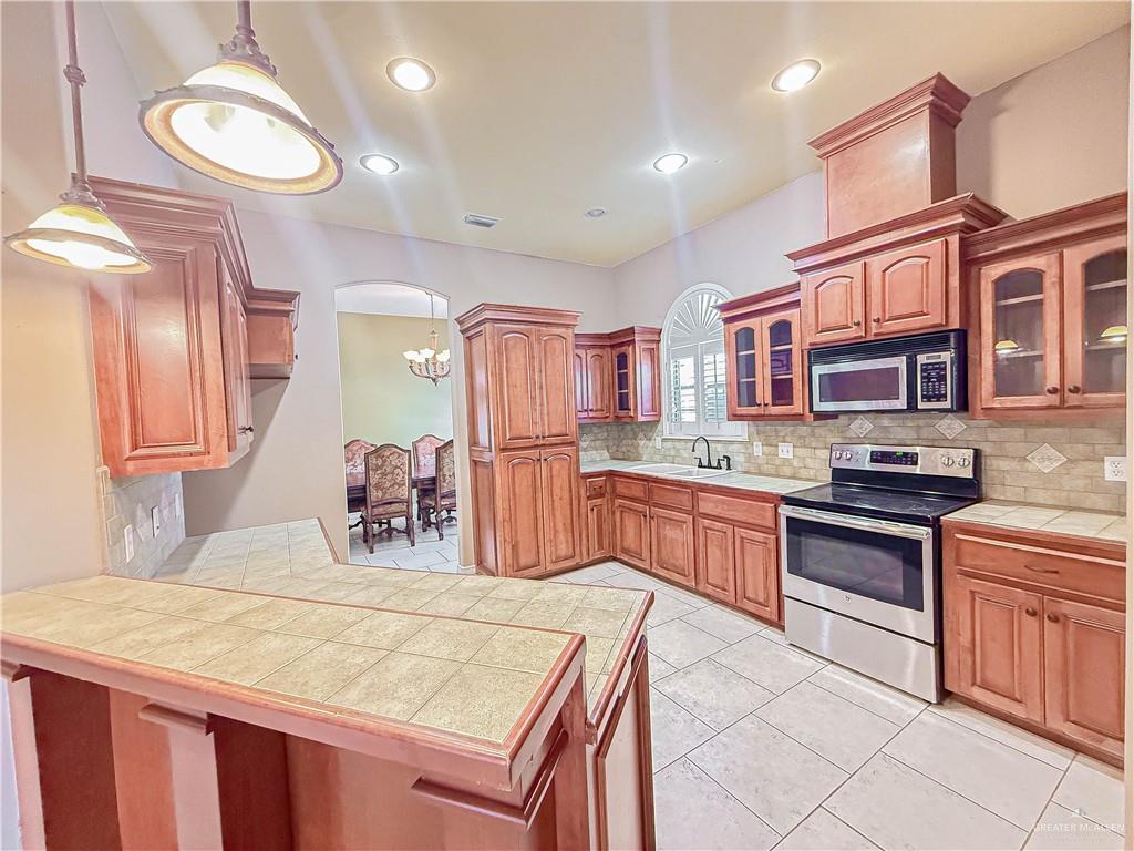 Photo 11 of 3311 Lancelot Lane