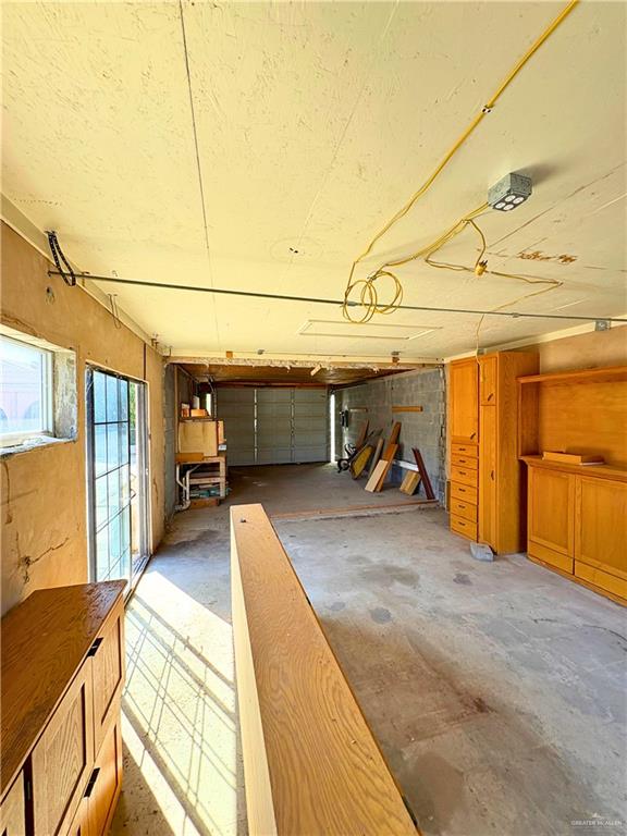 Photo 32 of 1921 Tyler Street