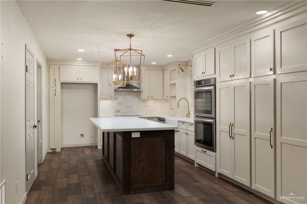Photo 9 of 204 Iris Avenue