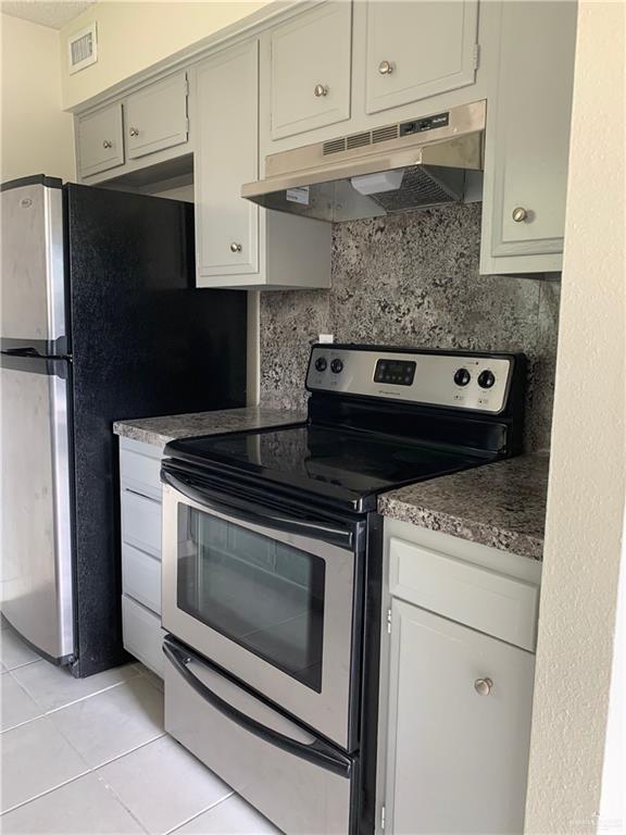 Photo 3 of 1805 Jason Avenue #5