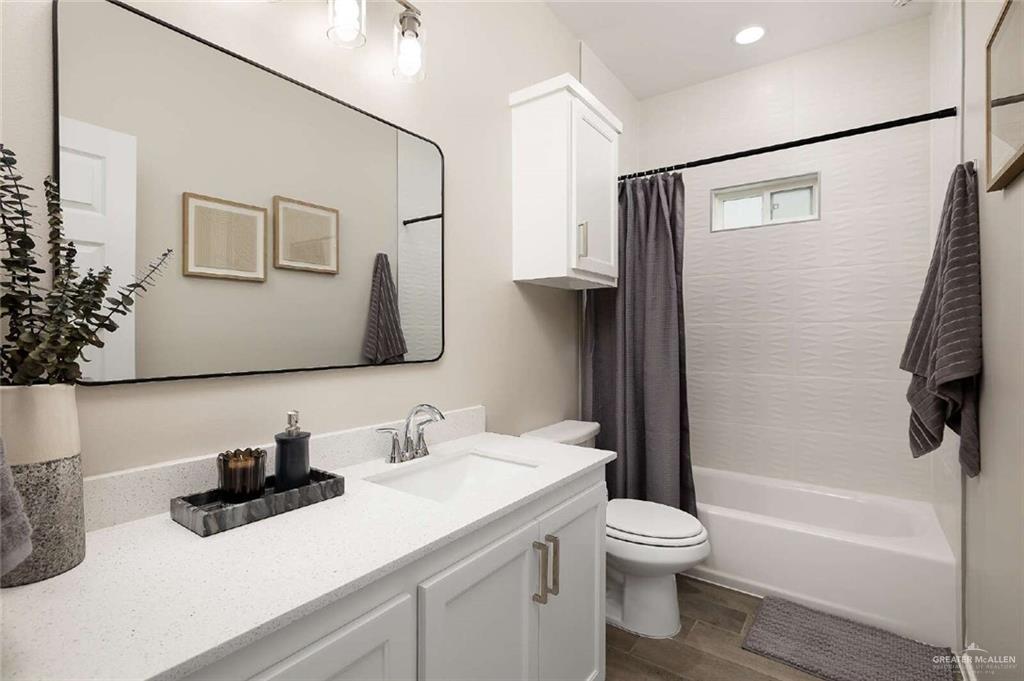 Photo 12 of 2813 Hayes Avenue #1