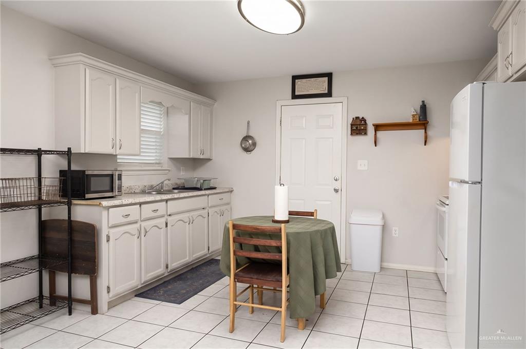 Photo 15 of 1810 Portales Drive