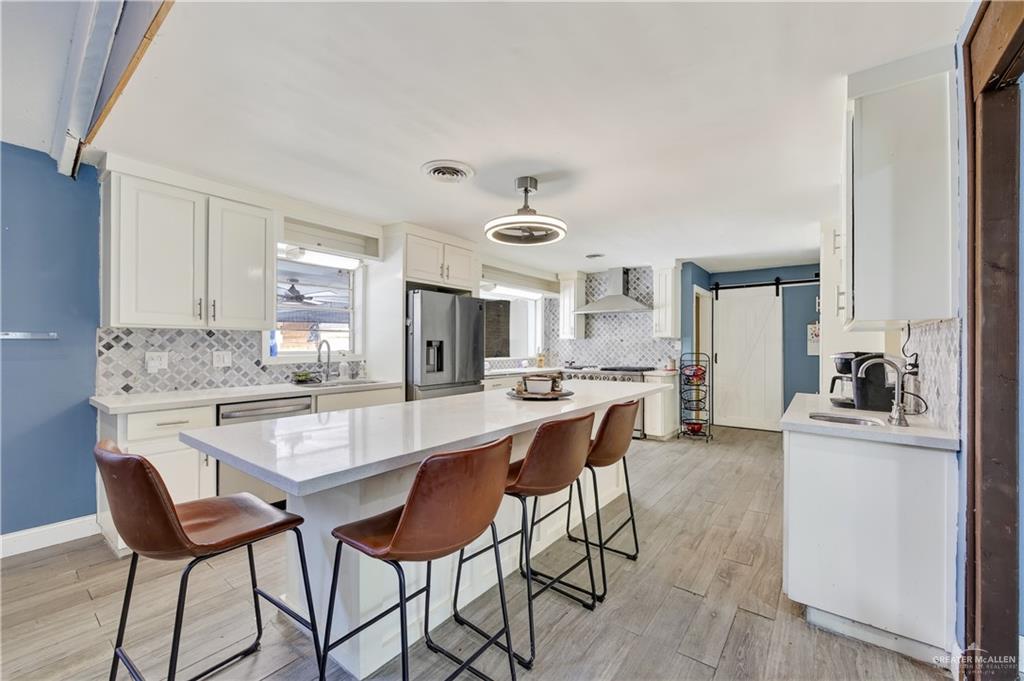 Photo 12 of 100 Whitewing Avenue