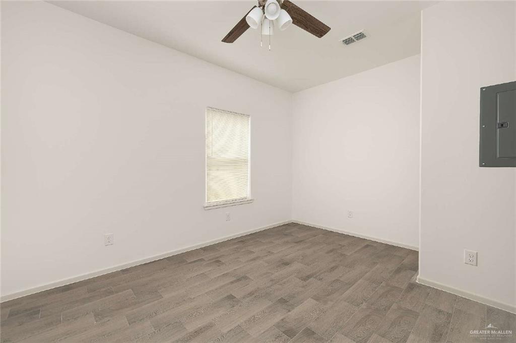 Photo 6 of 2613 Hayes Avenue #2