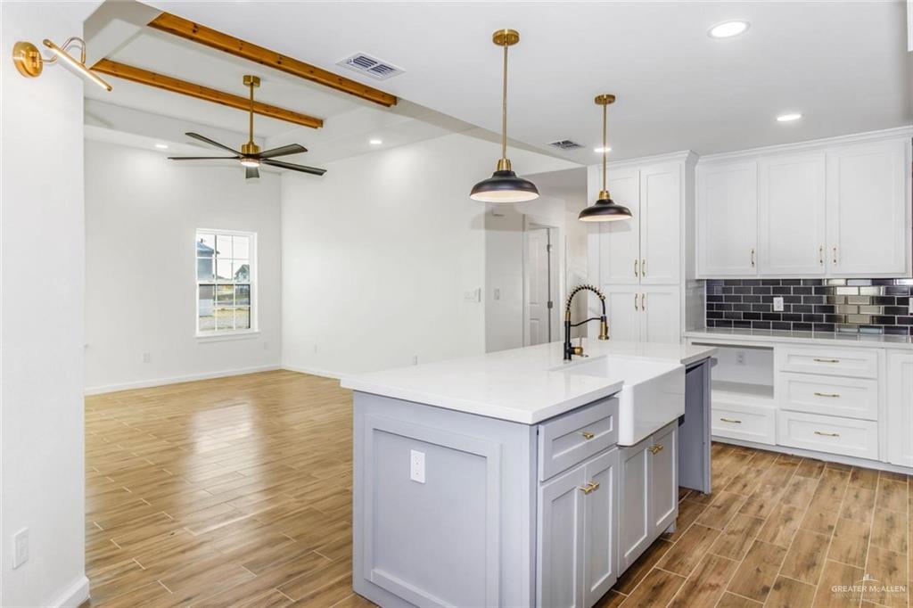 Photo 4 of 2309 Victoriano Street