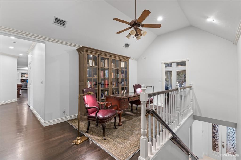 Photo 18 of 112 Cardinal Avenue