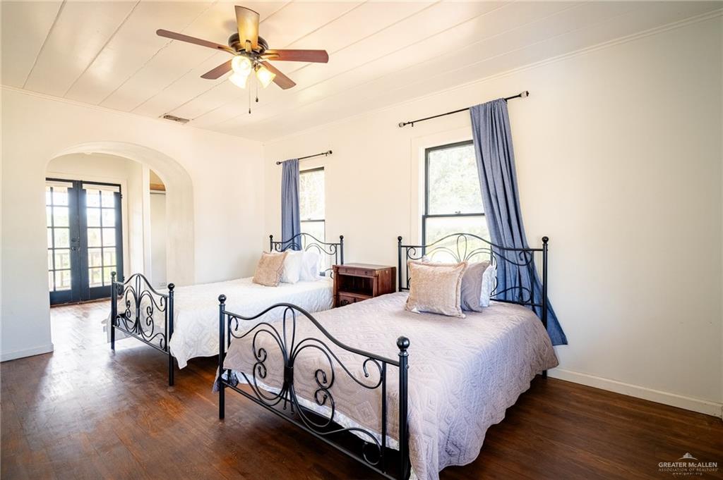 Photo 24 of 902 15th Street