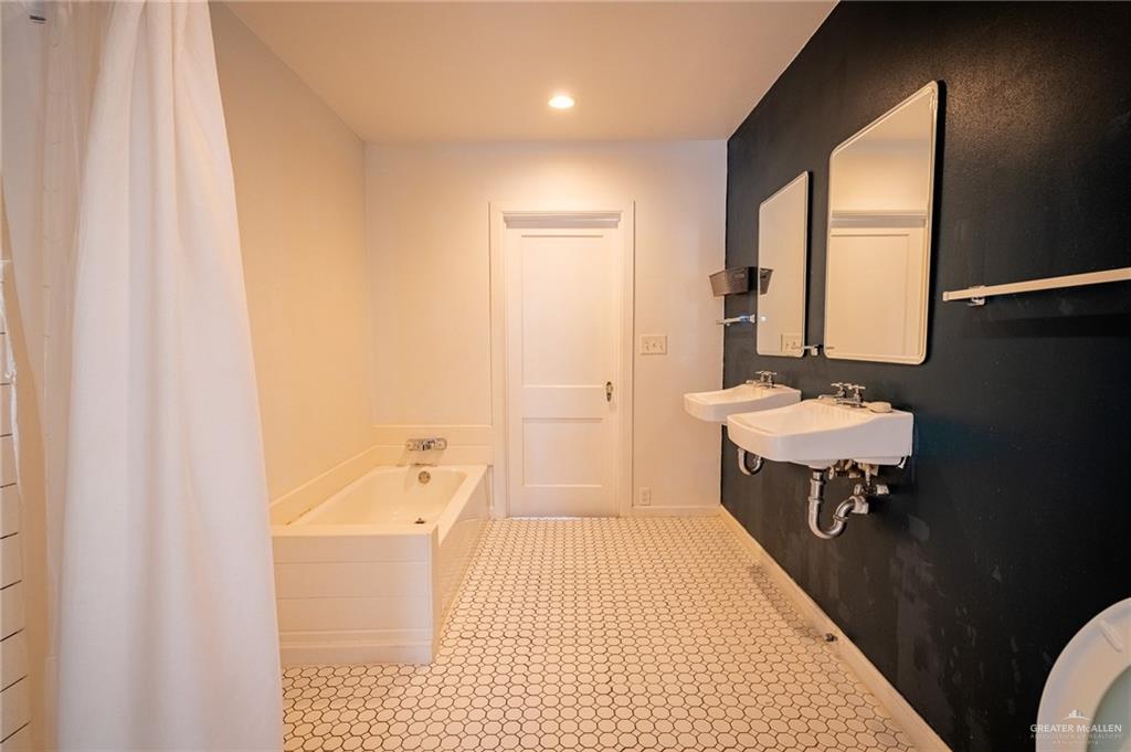 Photo 26 of 902 15th Street