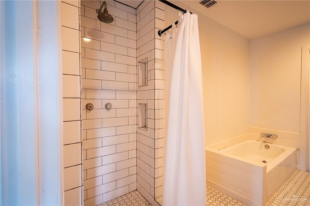 Photo 27 of 902 15th Street