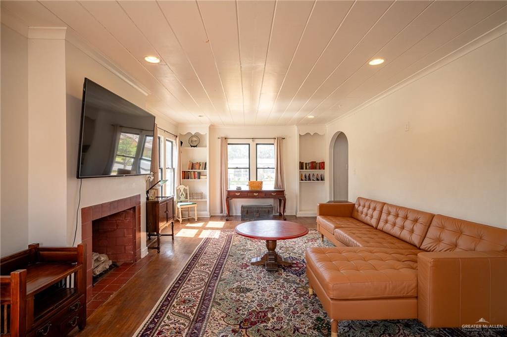 Photo 3 of 902 15th Street