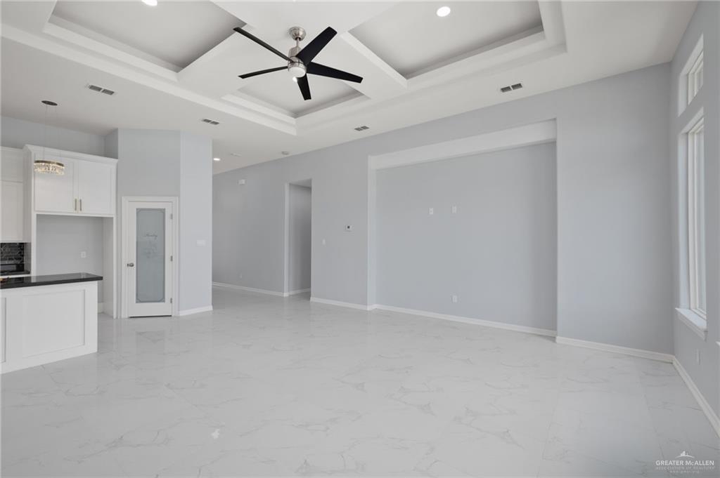 Photo 4 of 1203 Encino Avenue